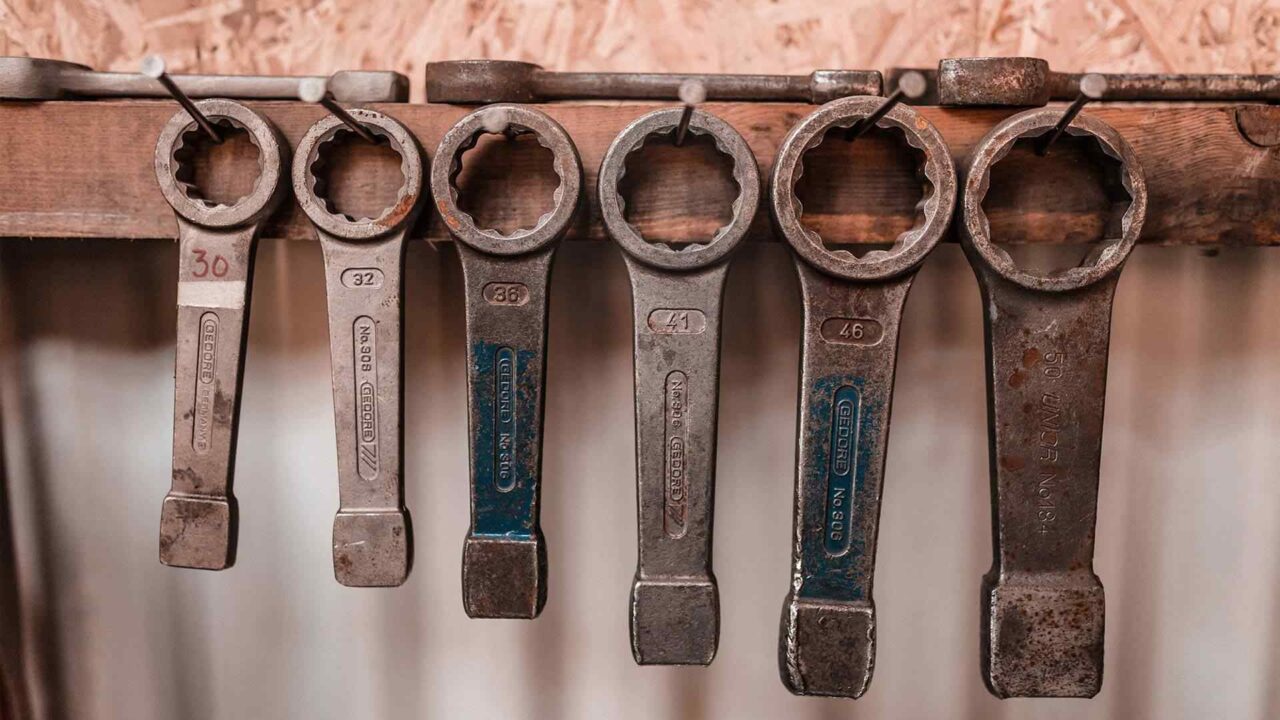 Erowing Hammer – 16 oz Straight Rip Claw with Smooth Face